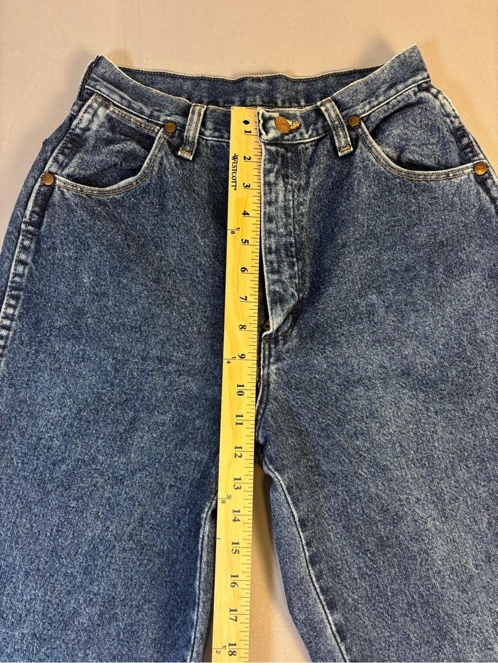 Vintage Wrangler Relaxed Fit Denim Jeans in Medium Blue Size 25/26 - Picture 4 of 12